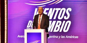 Sturzenegger cuestionó las leyes de “compre local” y defendió la desregulación como motor de crecimiento