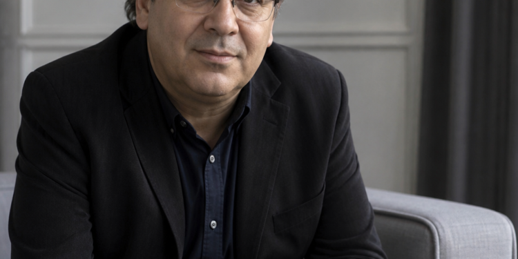 Gabriel Rolón aborda la complejidad de los vínculos en el amor