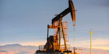 El petróleo vuelve a subir y se acerca a los US$100 por la tensión en Medio Oriente