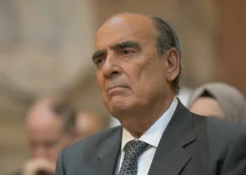 Una encuesta midió la imagen de 19 dirigentes: Francos quedó primero y Milei ocupó el octavo lugar