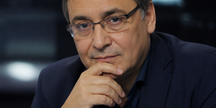 Gabriel Rolón analiza las expectativas externas: “A menudo creemos que decidimos, pero en realidad cumplimos un mandato inconsciente”