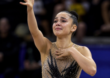 Una joven patinadora conmueve al público al rechazar su viaje de egresados por los Juegos Suramericanos
