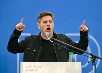 Kicillof llamó a ampliar la oposición y planteó construir una alternativa para 2027