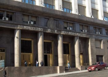 El Tesoro enfrenta una licitación de deuda con abundante liquidez y expectativa de rollover superior al 100%
