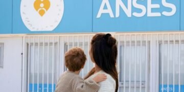 El Gobierno propone eliminar la actualización automática de la AUH y las asignaciones familiares para 2027