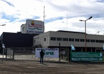 Crisis en Granja Tres Arroyos: el municipio de Capitán Sarmiento exige explicaciones por la suspensión de la planta