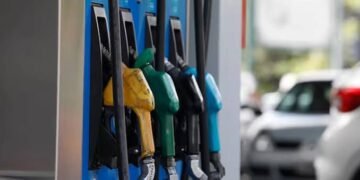 Las petroleras aumentaron hasta 5% los combustibles y anticipan un impacto en la inflación