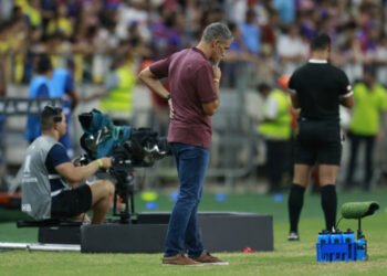 Vojvoda es despedido de Racing: el sorpresivo final de su gestión y las decisiones de Diego Milito tras la eliminación frente a Boca