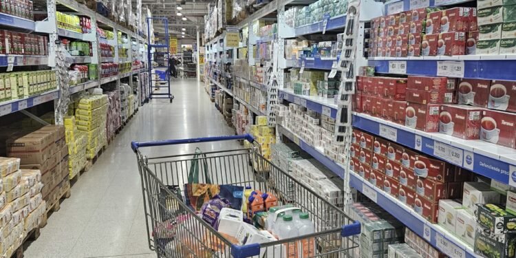 La inflación de julio subió al 2,1% y la suba de alimentos impacta con mayor fuerza en los sectores vulnerables