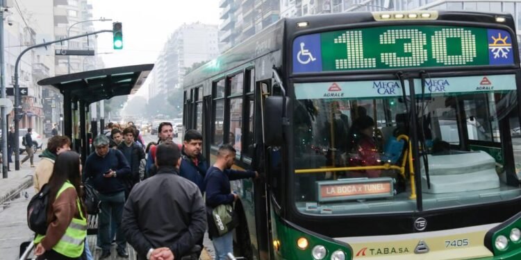 El boleto de colectivo podría costar hasta $2.500 sin subsidios y crece la presión sobre las tarifas