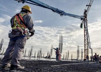 La productividad cayó 6% en diez años pese al aumento de las horas trabajadas y el capital