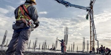 La productividad cayó 6% en diez años pese al aumento de las horas trabajadas y el capital