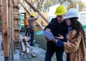 En Argentina cerraron casi 1.400 empresas por mes y se perdieron más de 437.000 empleos registrados desde noviembre de 2023