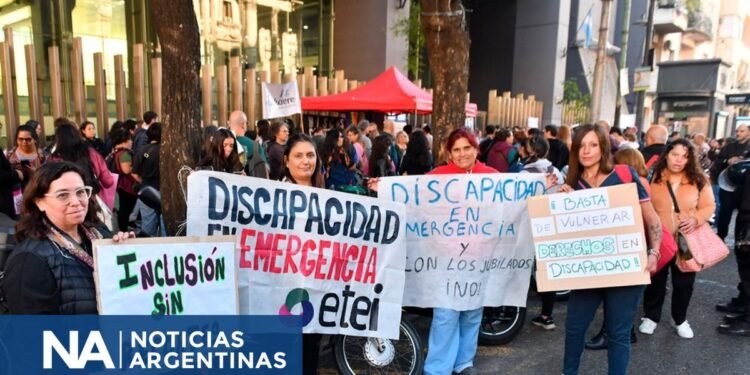 El Gobierno se reunió con la Iglesia para discutir sobre discapacidad antes del viaje del Papa