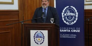 Santa Cruz reconoce que mantiene el déficit y pide un programa de convergencia fiscal a tres años