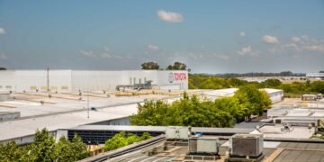Toyota invertirá US$1.341 millones en Zárate para fabricar un nuevo vehículo electrificado