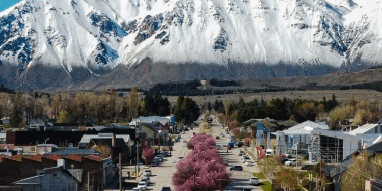 Estado de salud de la mujer y los tres hijos rescatados en Esquel