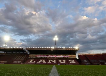 Niño de 12 años es internado tras accidente con un arco de fútbol en el Club Atlético Lanús