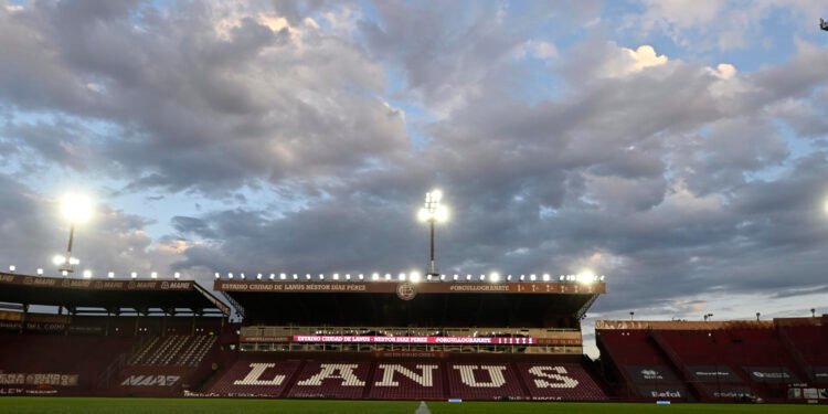 Niño de 12 años es internado tras accidente con un arco de fútbol en el Club Atlético Lanús