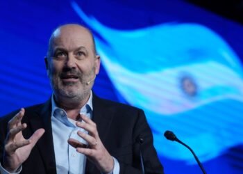 Sturzenegger defendió el rumbo económico de Milei y planteó cuatro pilares para la Argentina