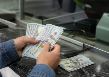 Cotización del dólar oficial y blue este martes 6 de octubre
