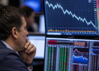 El riesgo país disminuye nuevamente y se aleja de los 600 puntos