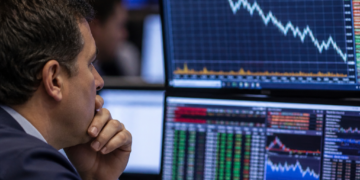 El riesgo país disminuye nuevamente y se aleja de los 600 puntos