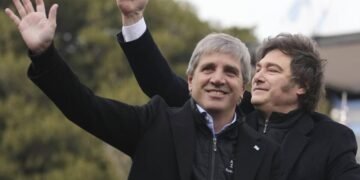 Milei defendió a Caputo, descartó su salida del Gobierno y dijo que está “recontra” convencido de que será reelecto