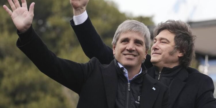 Milei defendió a Caputo, descartó su salida del Gobierno y dijo que está “recontra” convencido de que será reelecto