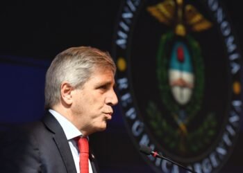 El gasto público subió 4,6% en septiembre, pero el ajuste continuó en obra pública y subsidios